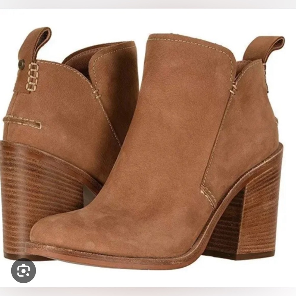 UGG Pixley Boot
